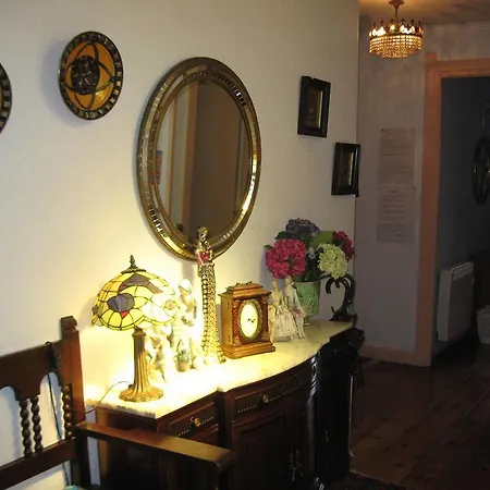 Kati Hostal *